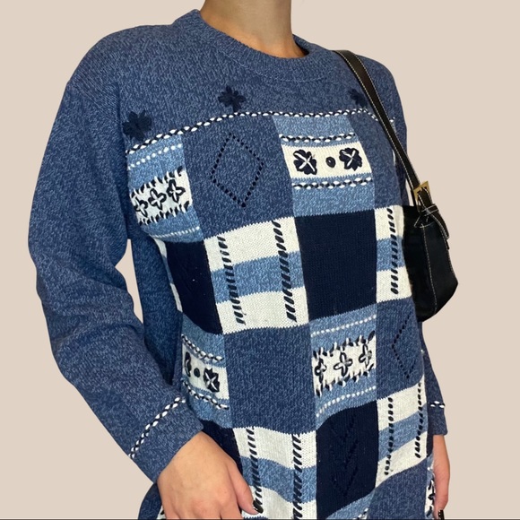 Blue knit sweater - Picture 2 of 4